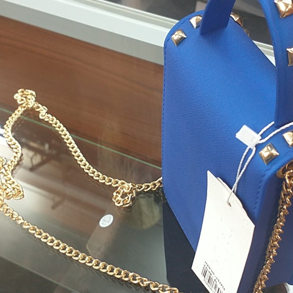 Purse - Picture 2 of 2